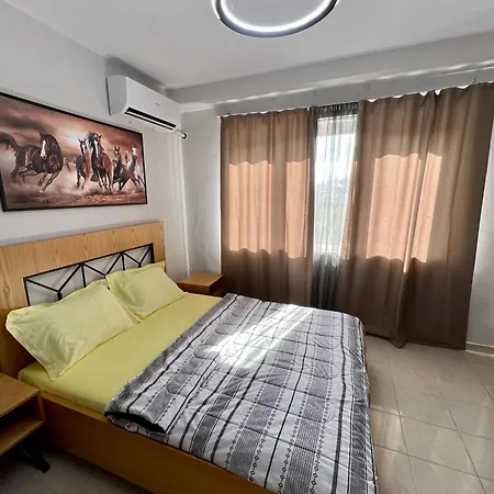 Appartement In Skanderbeg Square - Center 2 *