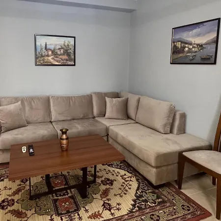 In Skanderbeg Square - Center 2 아파트